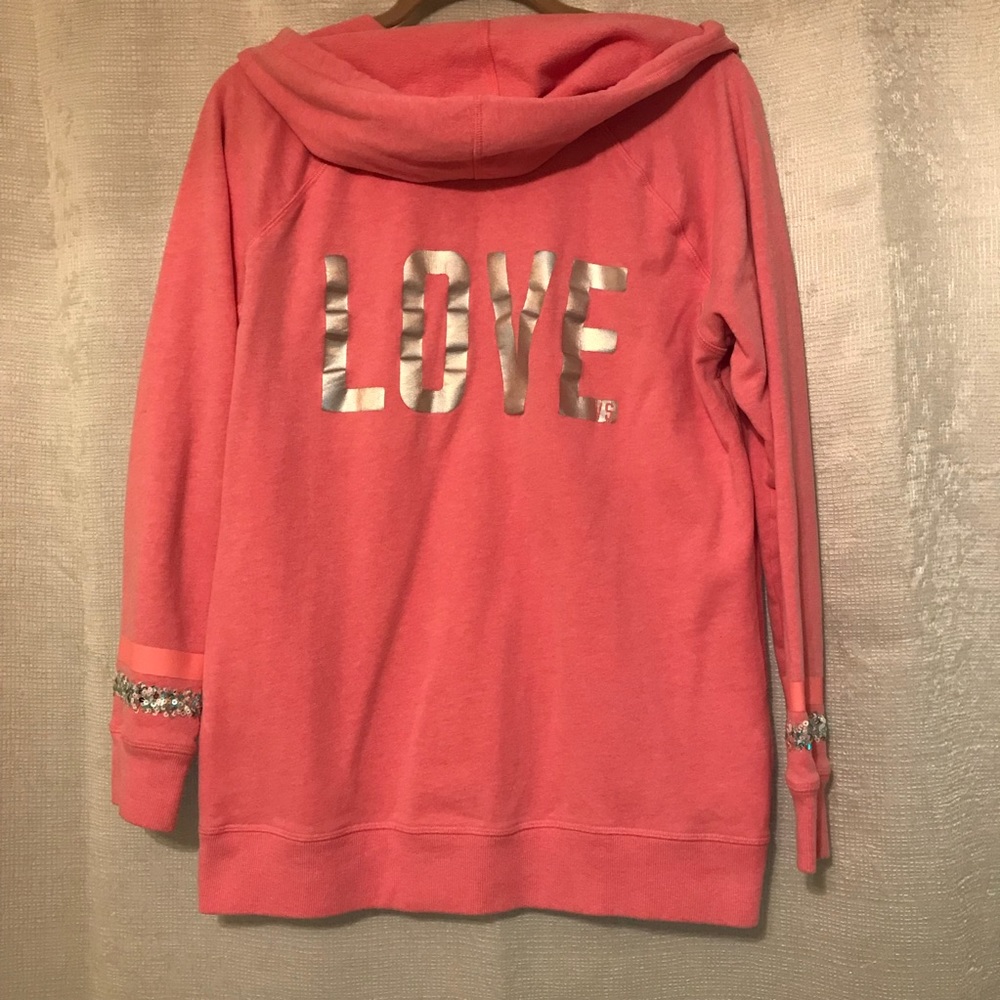 V-cut VS hooded sweatshirt | sequin cuff